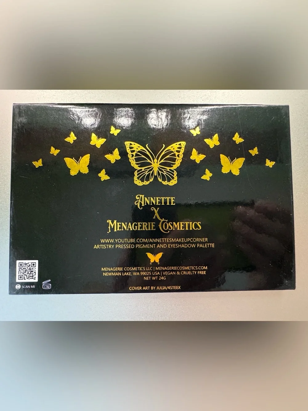 Menagerie Cosmetics x Annette Serenity eyeshadow palette